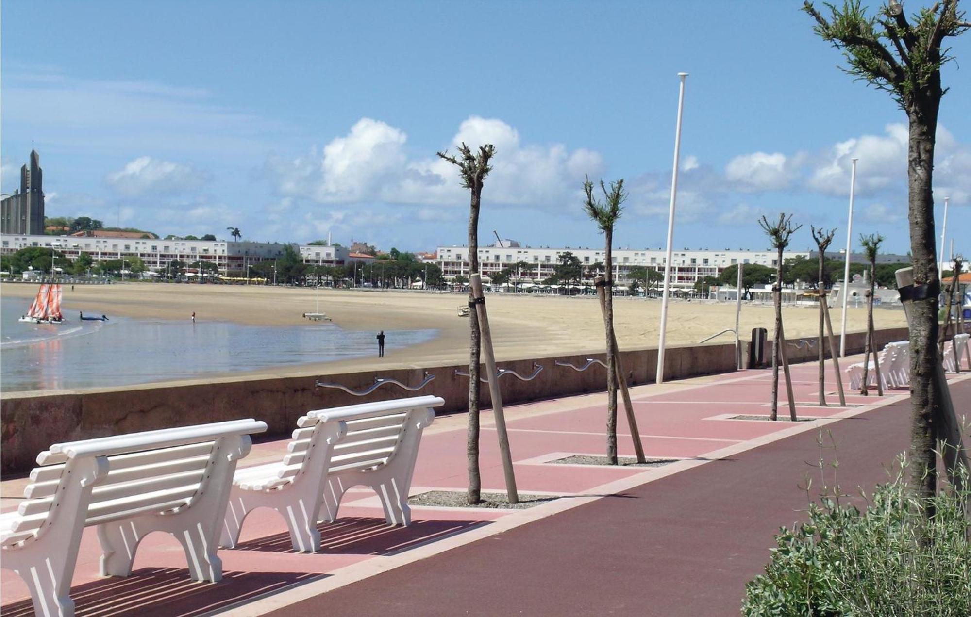 Gorgeous Apartment In Royan With Kitchen Luaran gambar